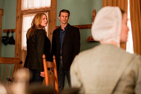 Mary McCormack, Frederick Weller - In Plain Sight - Something A-mish - Photos