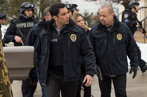 Danny Pino, Ice-T - Law & Order: Special Victims Unit - Daydream Believer - Photos