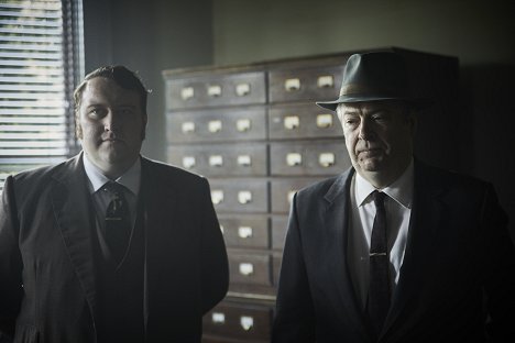 Sean Rigby, Roger Allam - Endeavour - Oracle - Van film