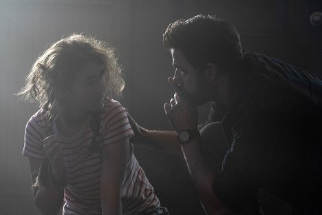 Millicent Simmonds, John Krasinski - A Quiet Place Part II - Photos