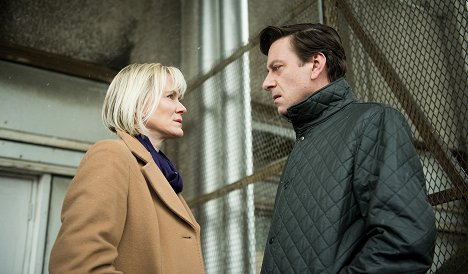Hermione Norris, Enzo Cilenti - Luther - Episode 2 - Film