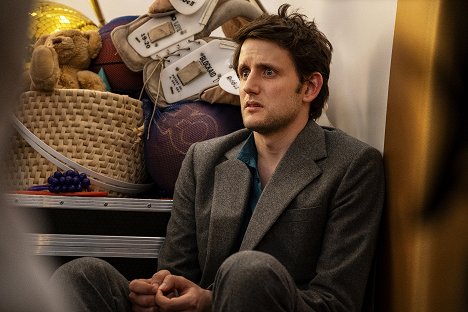 Zach Woods - Avenue 5 - This Is Physically Hurting Me - Z filmu