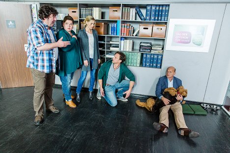 Rainer Piwek, Nadine Wrietz, Jessica Ginkel, Hendrik Duryn, Ulrich Gebauer - Der Lehrer - Schwing die Hufe Blondie! - Z filmu