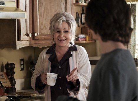Annie Potts - Young Sheldon - A Couple Bruised Ribs and a Cereal Box Ghost Detector - Photos