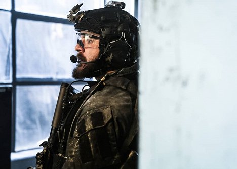 A. J. Buckley - SEAL Team - Fog of War - Do filme