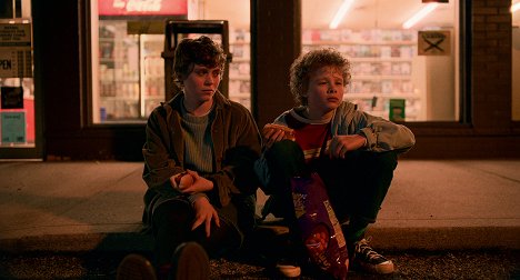 Sophia Lillis, Aidan Wojtak-Hissong - Esta mierda me supera - Querido diario... - De la película