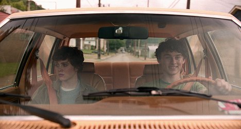 Sophia Lillis, Wyatt Oleff - I Am Not Okay with This - The Master of One F**k - Photos
