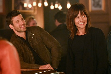 Parker Young, Stephanie Szostak - A Million Little Things - Change of Plans - Photos