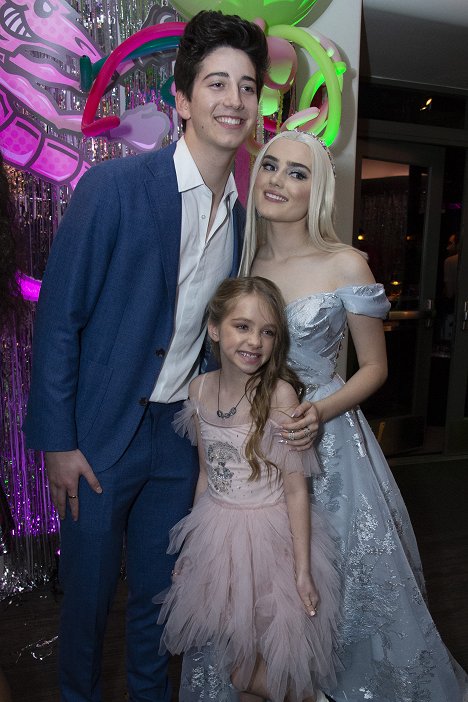 ZOMBIES 2 – Stars attend the premiere of the highly-anticipated Disney Channel Original Movie “ZOMBIES 2” at Walt Disney Studios on Saturday, January 25, 2020 - Milo Manheim, Kingston Foster, Meg Donnelly - Zombie 2 - Z akcií