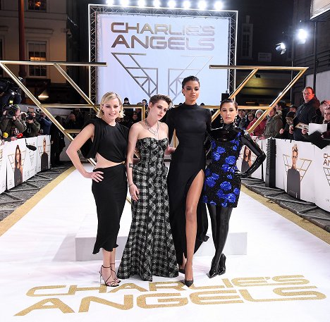 Charlie's Angels UK Premiere in London - Elizabeth Banks, Kristen Stewart, Ella Balinska, Naomi Scott - Charlieho anjeli - Z akcií