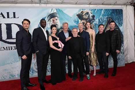 World premiere of The Call of the Wild at the El Capitan Theater in Los Angeles, CA on Thursday, February 13, 2020 - Colin Woodell, Omar Sy, Cara Gee, Harrison Ford, Erwin Stoff, Chris Sanders, Karen Gillan - Volanie divočiny - Z akcií