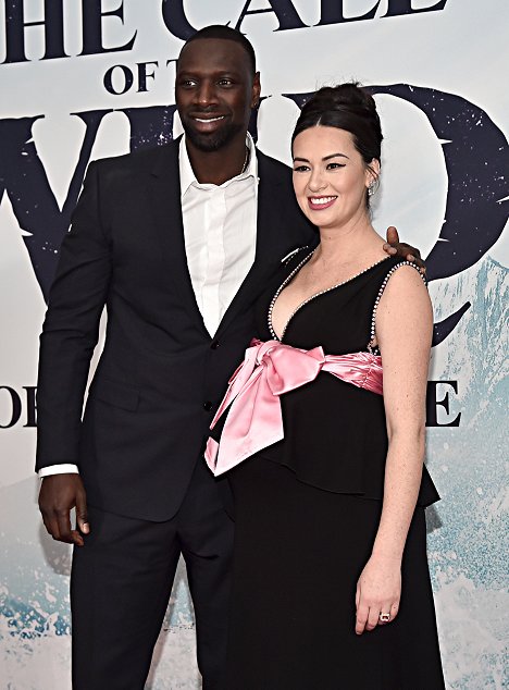 World premiere of The Call of the Wild at the El Capitan Theater in Los Angeles, CA on Thursday, February 13, 2020 - Omar Sy, Cara Gee - Volání divočiny - Z akcí