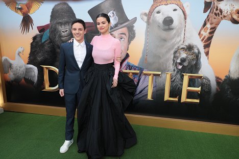 Premiere of DOLITTLE at the Regency Village Theatre in Los Angeles, CA on Saturday, January 11, 2020 - Harry Collett, Selena Gomez - As Aventuras do Dr Dolittle - De eventos