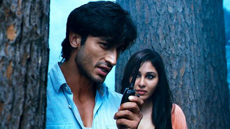 Vidyut Jamwal, Pooja Chopra - Commando - A One Man Army - Film