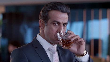 Ronit Roy - Loveyatri - a Journey of Love - Film