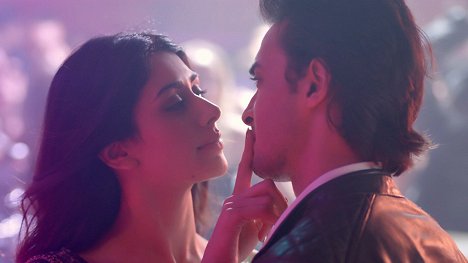 Warina Hussain, Aayush Sharma - Loveyatri - Liebesreise - Filmfotos