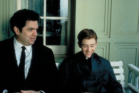 Oliver Platt, Joseph Mazzello - Simon Birch - Photos