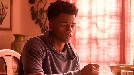 Antonio J. Bell ČSFD.cz