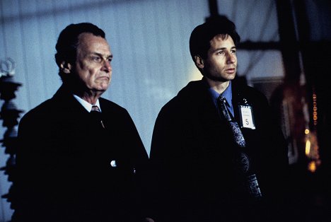 Jerry Hardin, David Duchovny - The X-Files - E.B.E. - Photos