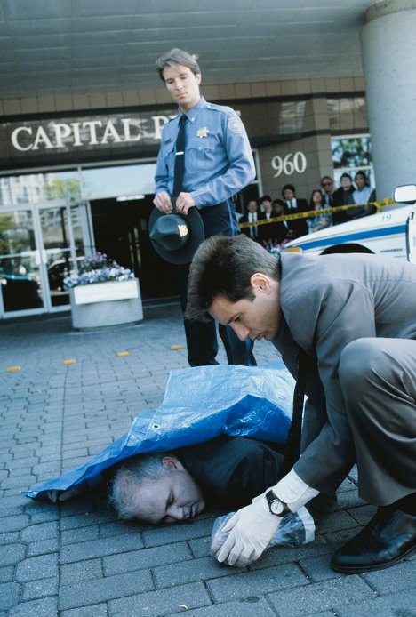John Cygan, David Duchovny - The X-Files - Blood - Photos