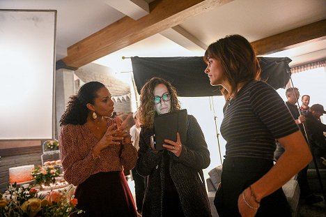 Christina Moses, Nina Lopez-Corrado, Stephanie Szostak - A Million Little Things - Mothers and Daughters - Making of