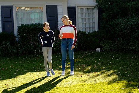 Julia Butters, Meg Donnelly - American Housewife - A Very English Scandal - Kuvat elokuvasta