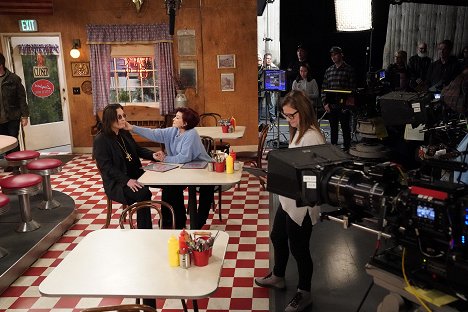 Ozzy Osbourne, Sharon Osbourne - The Conners - Beards, Thrupples and Robots - Tournage