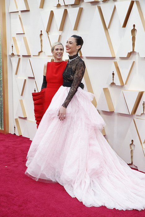 Red Carpet - Kristen Wiig, Gal Gadot