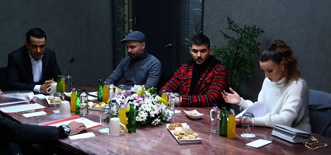 Mehmet Bozdoğan, Erkan Avcı, Tolgahan Sayışman, Gizem Karaca - Şampiyon - Episode 20 - Filmfotos