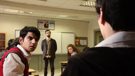 Seyit Nizam Yılmaz - Öğretmen - 4. Ders: Gerçeklik - De la película