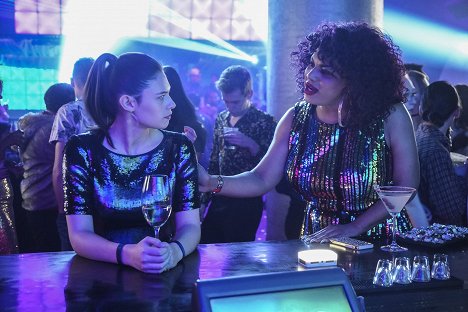 Nicole Maines, Roxy Wood - Supergirl - Reality Bytes - Photos