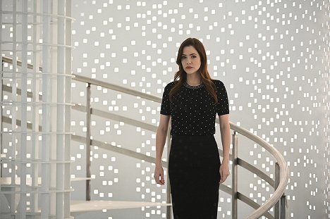 Julie Gonzalo - Supergirl - Alex en el país de las maravillas - De la película