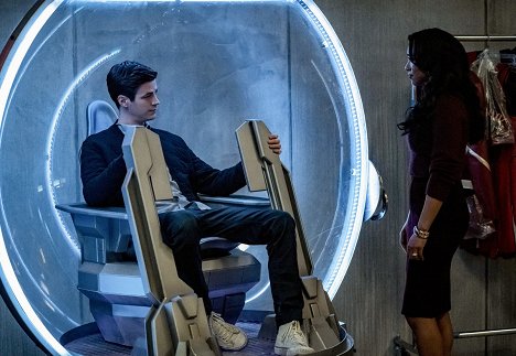 Grant Gustin, Candice Patton - Flash - The Exorcism of Nash Wells - Z filmu
