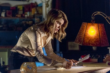 Lori Loughlin - Garage Sale Mysteries: Murder In D Minor - Photos