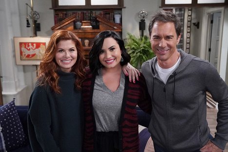 Debra Messing, Demi Lovato, Eric McCormack - Will & Grace - Alter vor Schönheit - Werbefoto