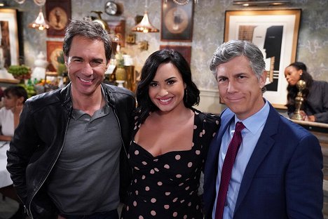 Eric McCormack, Demi Lovato, Chris Parnell - Will és Grace - Broadway Boundaries - Promóció fotók