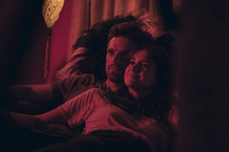 Sebastian Stan, Shailene Woodley - Love Again - Jedes Ende ist ein neuer Anfang - Filmfotos