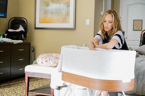 Kim Raver - Grey's Anatomy - Nothing Left to Cling To - Photos