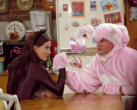 Courteney Cox, Matthew Perry - Friends - The One with the Halloween Party - Kuvat elokuvasta