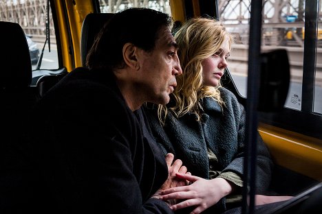 Javier Bardem, Elle Fanning - The Roads Not Taken - Film