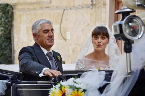 Biagio Izzo, Fatima Trotta - Matrimonio al Sud - Filmfotók