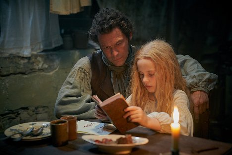 Dominic West, Mailow Defoy - Les Misérables - Episode 3 - Film