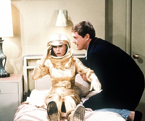 Barbara Eden, Larry Hagman - Mi bella genio - The Solid Gold Jeannie - De la película