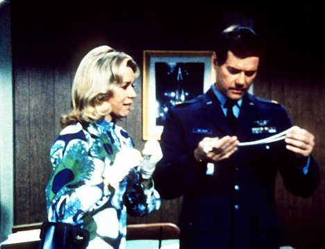 Larry Hagman - I Dream of Jeannie - An Astronaut in Sheep's Clothing - Photos