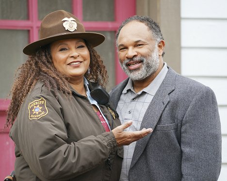 Pam Grier, Geoffrey Owens - Bless This Mess - Knuckles - Del rodaje