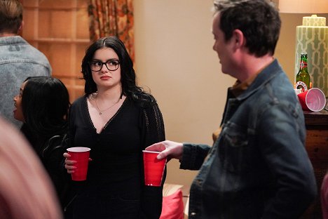 Ariel Winter - Modern Family - I'm Going to Miss This - Photos