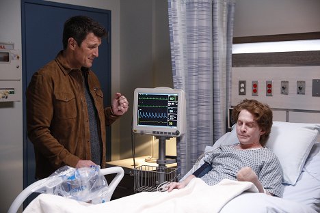 Nathan Fillion, Seth Green - The Rookie - Hand ab - Filmfotos