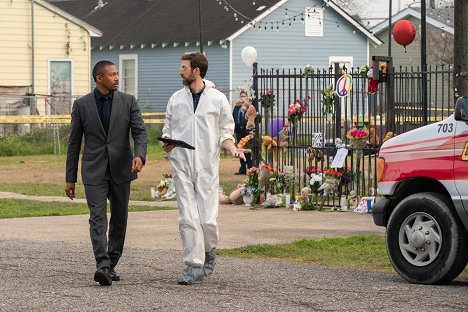 Charles Michael Davis, Rob Kerkovich - Agenci NCIS: Nowy Orlean - Biased - Z filmu