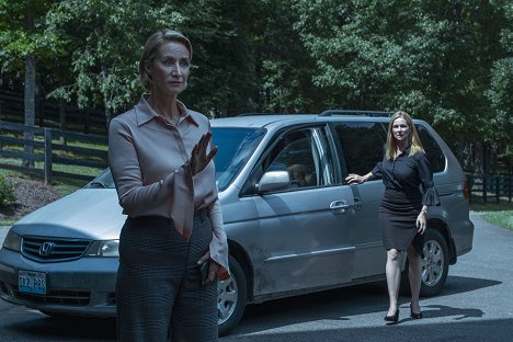Janet McTeer, Laura Linney - Ozark - It Came from Michoacán - Photos
