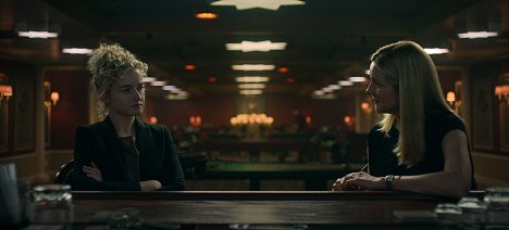 Julia Garner, Laura Linney - Ozark - Su Casa Es Mi Casa - Kuvat elokuvasta